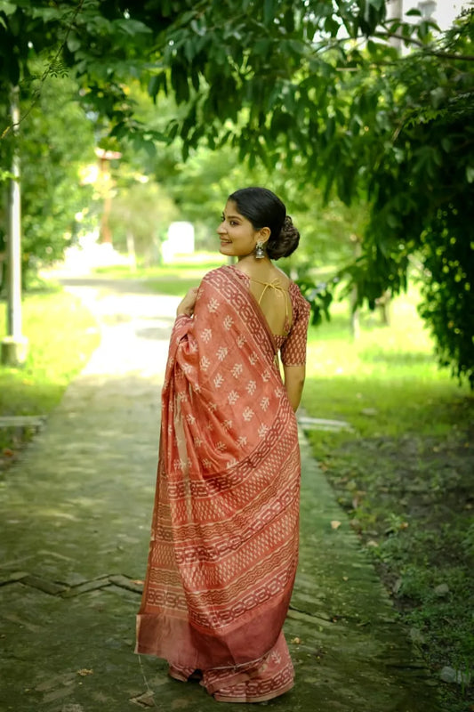 Tushana Raw Dhanwari Cotton Saree