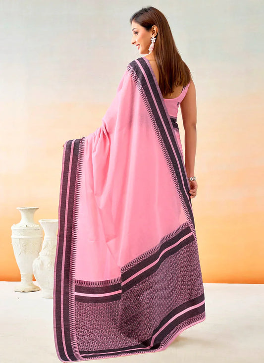 High-quality spun cotton fabric with soft texture, ideal for breathable and comfortable clothing.