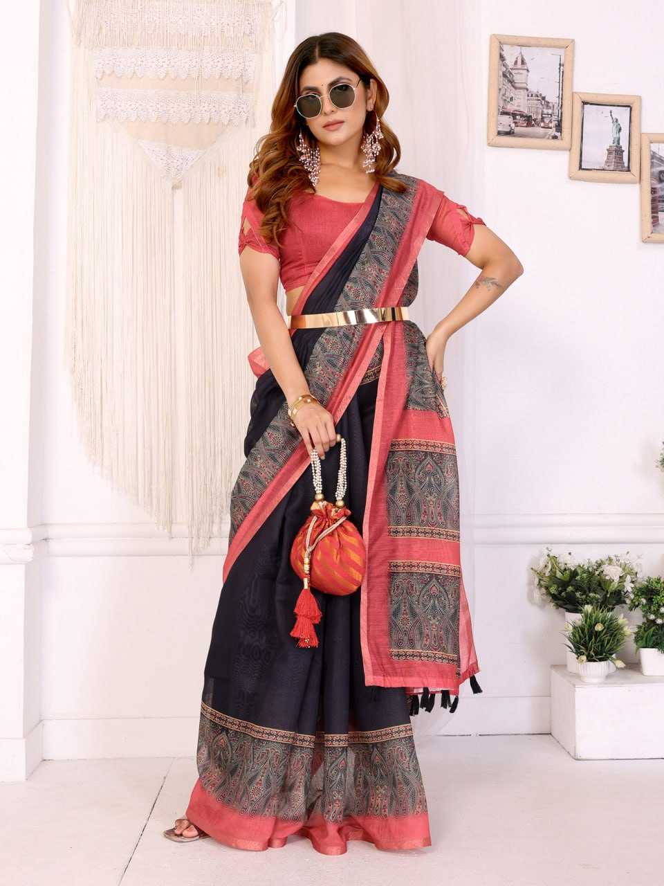 Red Woven Elegant  Chanderi Saree with Digital Leaf Print